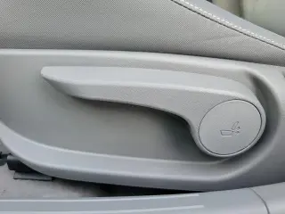 Hyundai ELANTRA Hybrid 2024 Blue 4dr Sedan