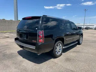 GMC Yukon XL 2011 AWD Denali XL 4dr SUV