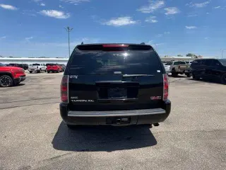 GMC Yukon XL 2011 AWD Denali XL 4dr SUV