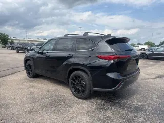 Toyota Highlander Hybrid 2022 AWD Limited 4dr SUV