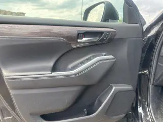 Toyota Highlander Hybrid 2022 AWD Limited 4dr SUV