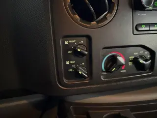 Ford E-Series 2010 E-350 SD XL 3dr Extended Passenger Van