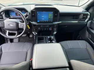 Ford F-150 2025 4x2 STX 4dr SuperCab 6.5 ft. SB