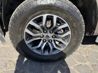 Ford F-150 2022 4x4 XL 4dr SuperCrew 5.5 ft. SB