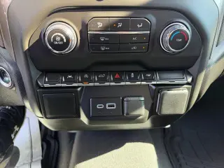 Chevrolet Silverado 1500 2026 4x2 Custom 4dr Crew Cab 5.8 ft. SB