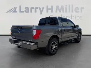 Nissan Titan 2022 4x2 S 4dr Crew Cab 5.6 ft. SB