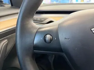 Tesla Model 3 2023 4dr Sedan