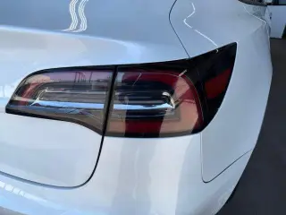 Tesla Model 3 2023 4dr Sedan