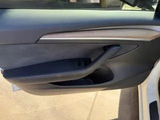 Tesla Model 3 2023 4dr Sedan