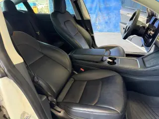 Tesla Model 3 2023 4dr Sedan