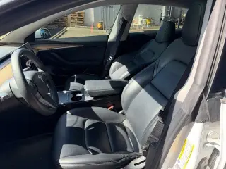 Tesla Model 3 2023 4dr Sedan