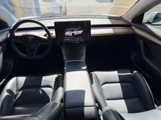 Tesla Model 3 2023 4dr Sedan