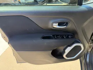 Jeep Renegade 2020 Latitude 4dr SUV