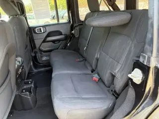 Jeep Wrangler 2023 4x4 Sahara 4dr SUV