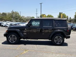 Jeep Wrangler 2023 4x4 Sahara 4dr SUV