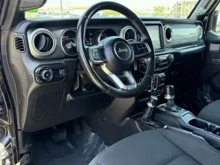 Jeep Wrangler 2023 4x4 Sahara 4dr SUV
