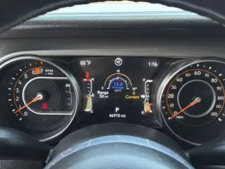 Jeep Wrangler 2023 4x4 Sahara 4dr SUV