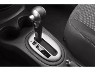 Nissan Versa Note 2015 SR 4dr Hatchback (midyear release)