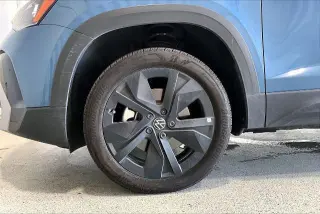 Volkswagen Taos 2025 SE 4dr SUV
