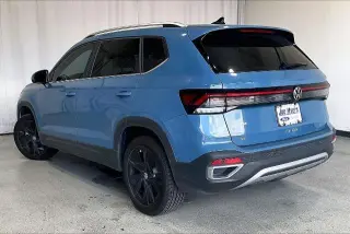 Volkswagen Taos 2025 SE 4dr SUV