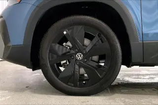 Volkswagen Taos 2025 SE 4dr SUV