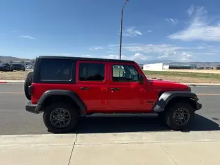 Jeep Wrangler 2025 4x4 Sport 4dr SUV