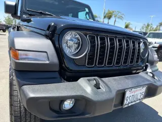 Jeep Wrangler 2025 4x4 Sport 4dr SUV