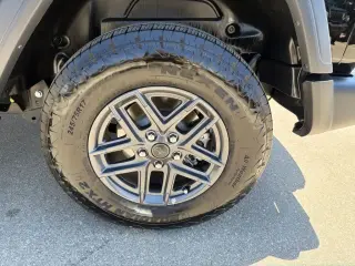 Jeep Wrangler 2025 4x4 Sport 4dr SUV