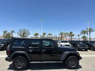 Jeep Wrangler 2025 4x4 Sport 4dr SUV