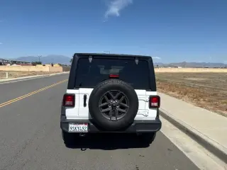 Jeep Wrangler 2025 4x4 Sport 4dr SUV