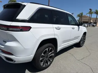 Jeep Grand Cherokee 2023 4x4 Overland 4dr SUV