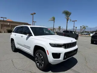 Jeep Grand Cherokee 2023 4x4 Overland 4dr SUV