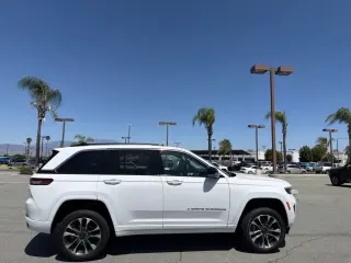 Jeep Grand Cherokee 2023 4x4 Overland 4dr SUV