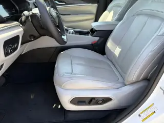 Jeep Grand Cherokee 2023 4x4 Overland 4dr SUV