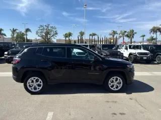 Jeep Compass 2024 4x4 Latitude 4dr SUV