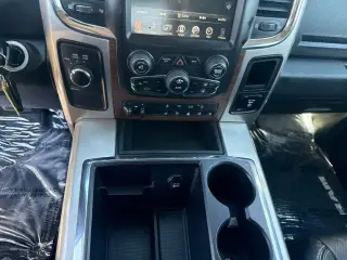 Ram 2500 2015 4x4 Laramie 4dr Crew Cab 6.3 ft. SB Pickup