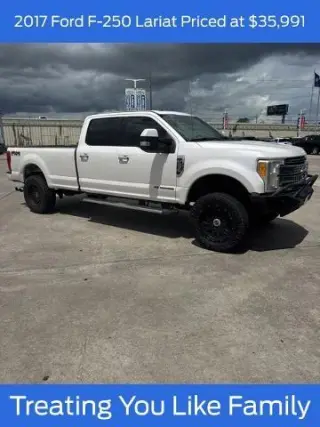Ford F-250 Super Duty 2017 4x4 XLT 4dr Crew Cab 8 ft. LB Pickup