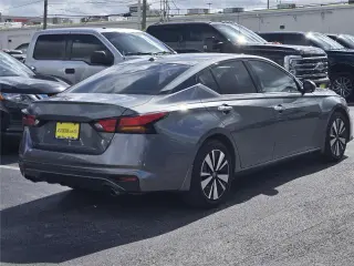 Nissan Altima 2019 2.5 SV 4dr Sedan