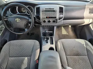 Toyota Tacoma 2010 4x2 PreRunner V6 4dr Double Cab 5.0 ft SB 5A