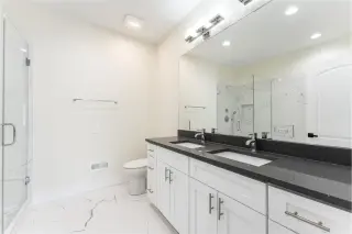 Propiedad en alquiler con 5 habitaciones y 3 baños en Chicago