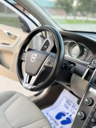 2015 VOLVO XC60