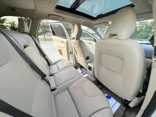 2015 VOLVO XC60