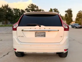 2015 VOLVO XC60