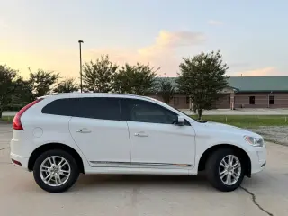 2015 VOLVO XC60