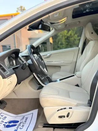 2015 VOLVO XC60