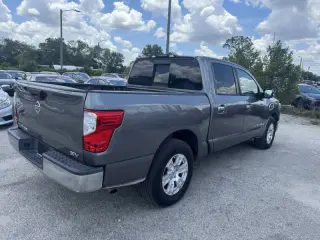 2017 Nissan Titan SL