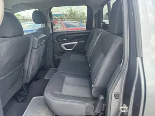2017 Nissan Titan SL