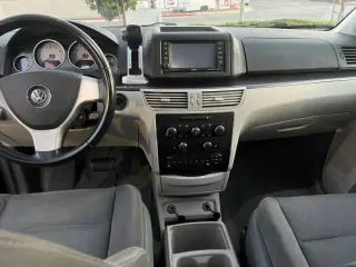 2009 Volkswagen Routan SE