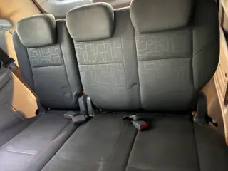 2009 Volkswagen Routan SE