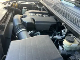 2005 Nissan Armada SE